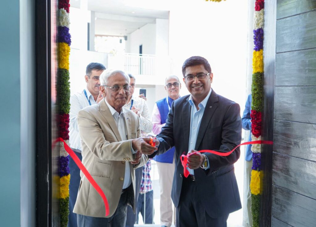 l r Dr H S Nagaraja Chief Mentor of Prayoga Institute of Education Research and Manu Saale Managing Director and Ceo of Mercedes benz Research and Development India Inaugurated the Facility 1