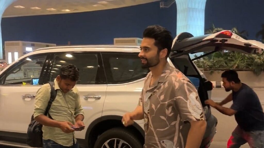 Jackky Bhagnani with His Mg Gloster