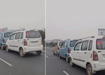 Maruti WagonR Towing Two WagonRs