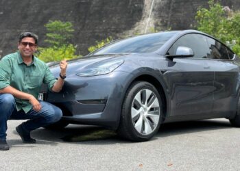 Indian Vlogger Reviews Tesla Model Y