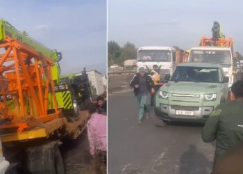 Land Rover Defender Towing Trailer Carrying Crane