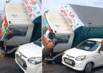 Truck Falls on Maruti Alto 800