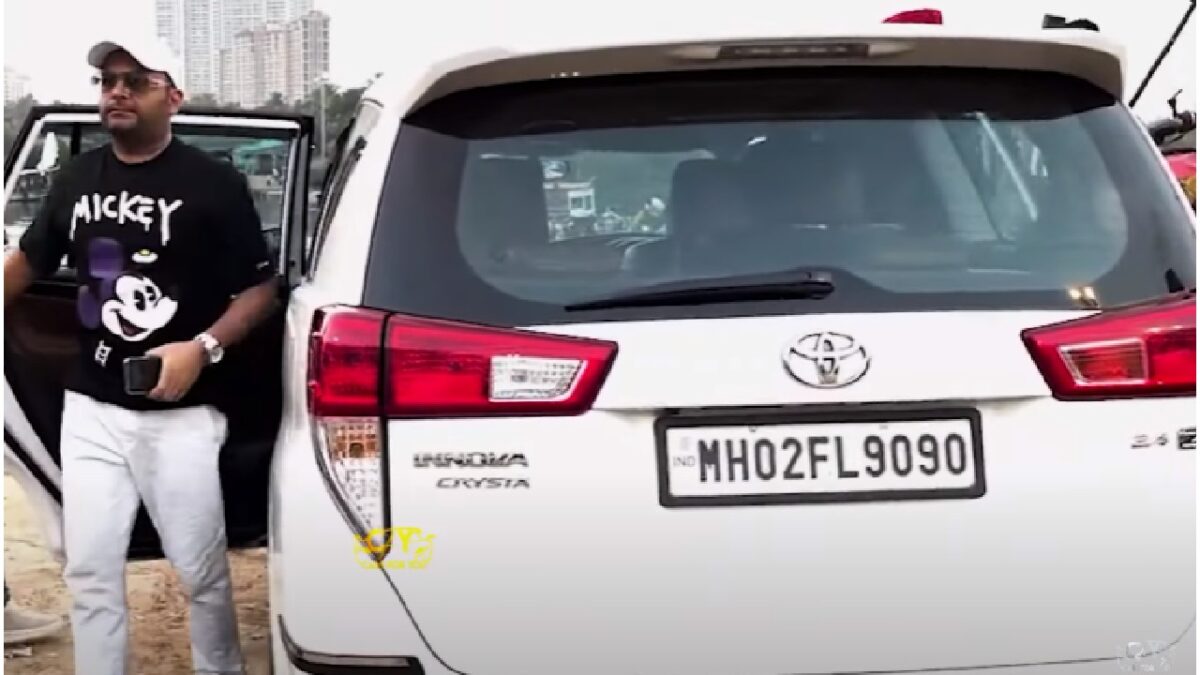 Kapil sharma toyota innova crysta Car Blog India Kapil Sharma with His Toyota Innova Crysta