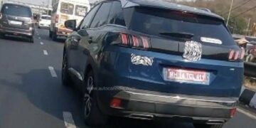 Peugeot 3008 SUV Spotted Testing in India