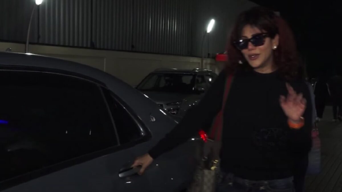 Sajid Nadiadwala's Wife in Mercedes-Benz S500