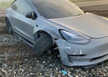 Tesla Auto Pilot Malfunction Crash