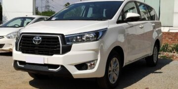 Toyota Innova Crysta GX+ Variant Front Three Quarters