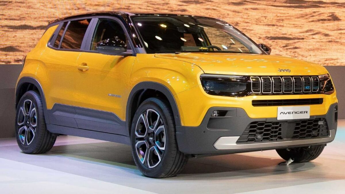 Jeep Avenger Front Three Quarters