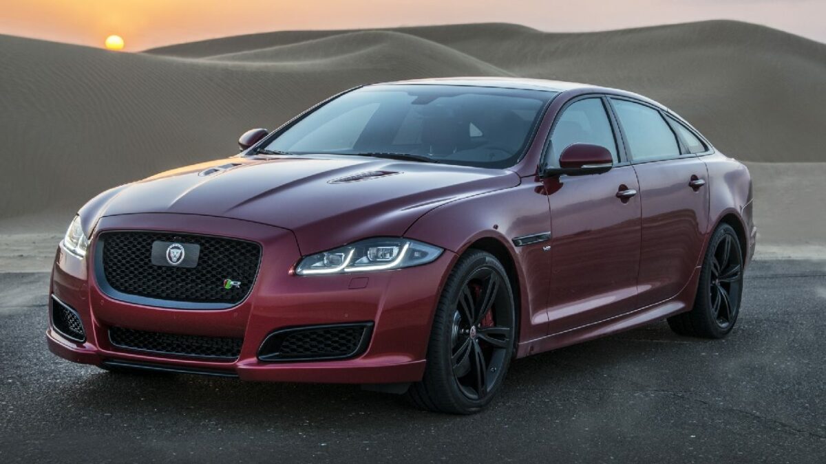 Jaguar XJL Front Three Quarters