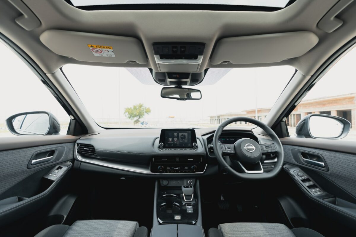 New Nissan X-Trail Review Image Interior Dashboard