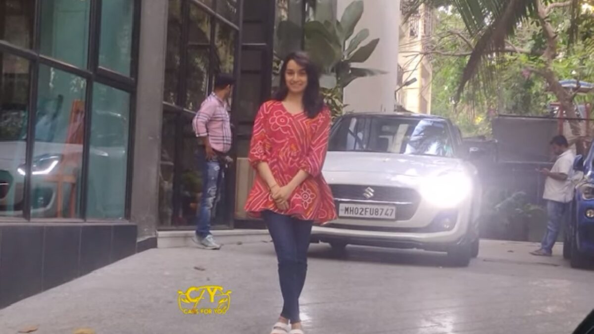 Shraddha Kapoor with her Maruti Swift