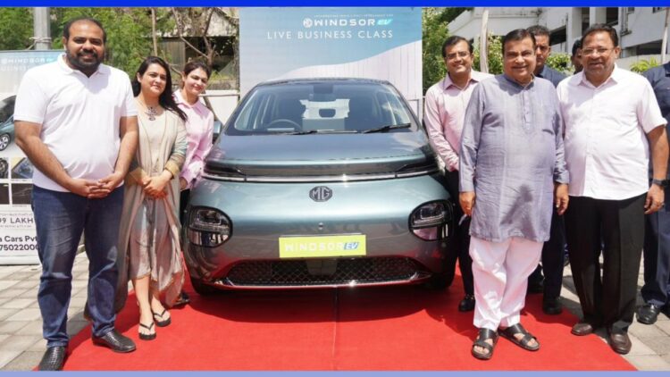 Nitin Gadkari Checks Out MG Windsor