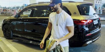 Shahid Kapoor Buys New Mercedes Maybach GLS600