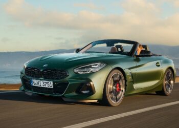 BMW Z4 M40i Pure Impulse Launched