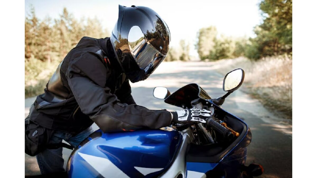 Indian Government Mandates Two ISI-Certified Helmets with New Two-Wheeler Purchase