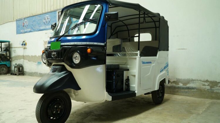 Terra Kyoro Plus Electric Auto Front Three Quarters
