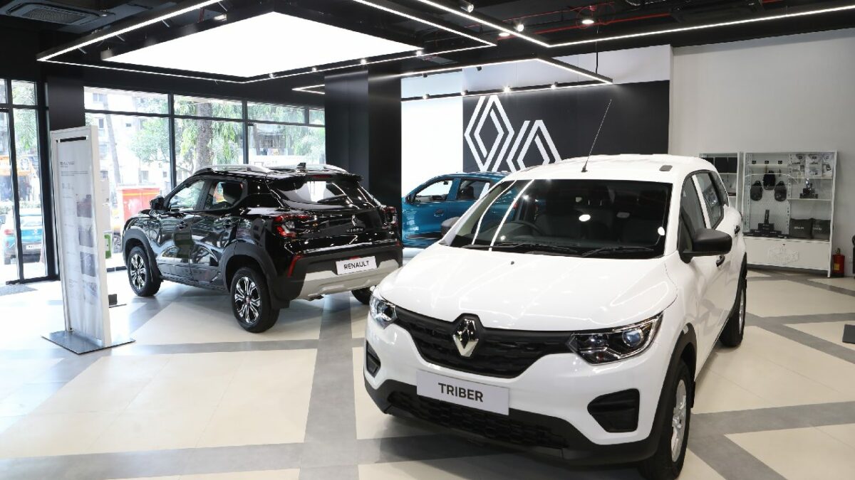 Renault new'R Store in Mumbai