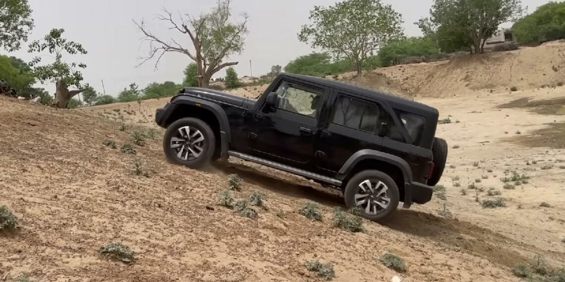 Mahindra Thar Roxx Driver Shows Mistakes While Using 4WD