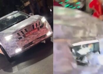 Mahindra XUV700 Facelift Spied Testing