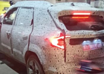 Renault Duster 7-seater Spotted Testing in India