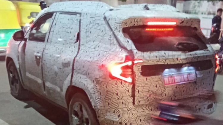 Renault Duster 7-seater Spotted Testing in India