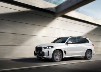 2025 BMW X5 Official Image Front Three Quarters