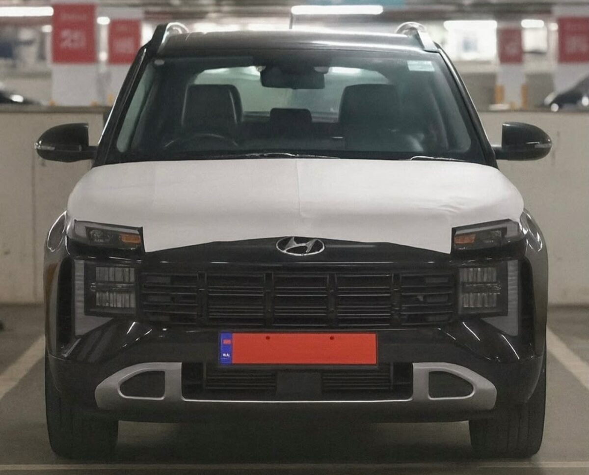 2025 Hyundai Venue leaked image front section
