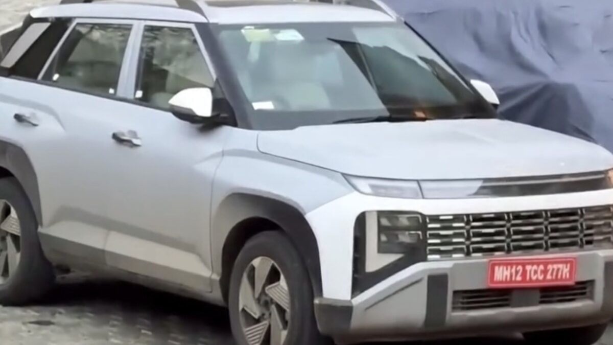 Second generation Hyundai Venue Spied Undisguised in India front three quarters image