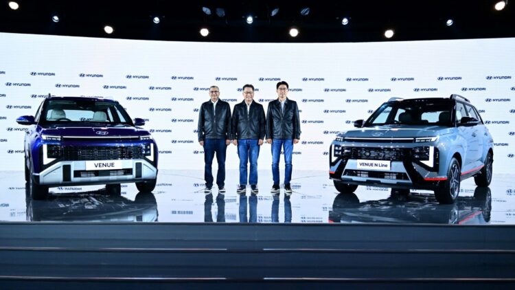 New Hyundai Venue N-Line vs Regular Model Specs Price Features Comparison