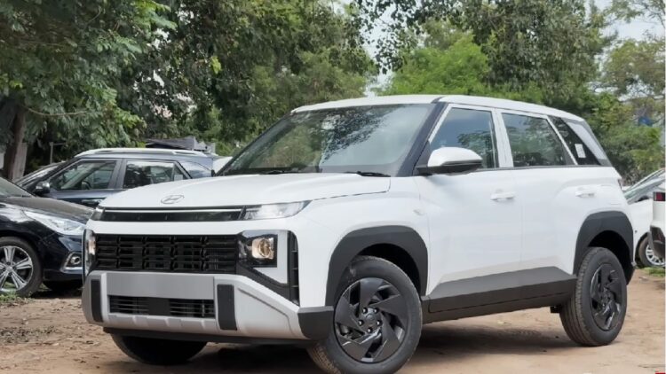 Hyundai Venue Base Model HX 2 Detailed in Walkaround Video