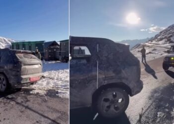 New 2026 Renault Duster Stuck in Snow Rescued by Maruti Gypsy