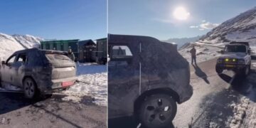 New 2026 Renault Duster Stuck in Snow Rescued by Maruti Gypsy