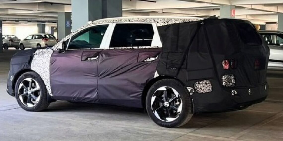 New 7-seat Kia Sorento Spied in India
