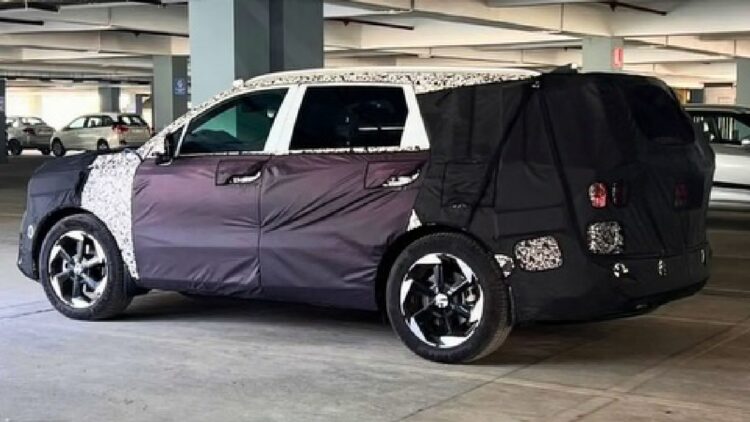 New 7-seat Kia Sorento Spied in India