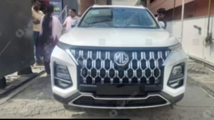MG Hector Facelift Spotted with Large Grille