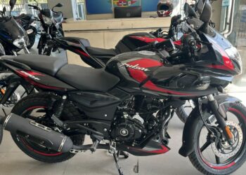 New 2026 Bajaj Pulsar 220F Reaches Showrooms