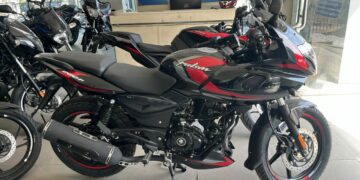 New 2026 Bajaj Pulsar 220F Reaches Showrooms