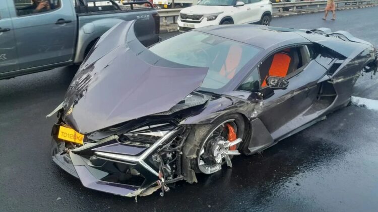 Lamborghini Revuelto Accident