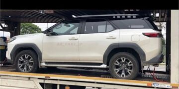 Next-Gen Toyota Fortuner Side Profile Allegedly Leaked