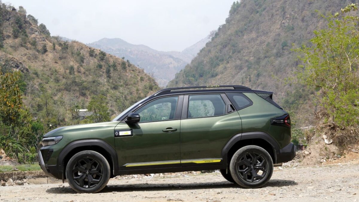 New Renault Duster Side Profile