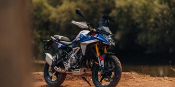 BMW F 450 GS Front Three quarters view