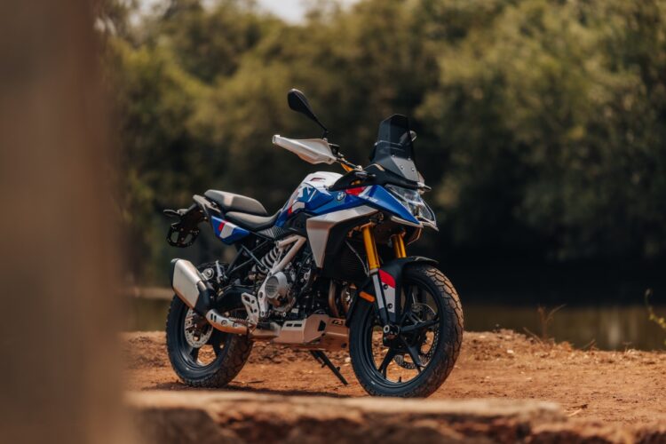 BMW F 450 GS Front Three quarters view