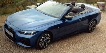 BMW M440i Official Image Front Three Quarters