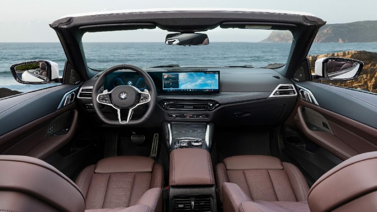 BMW M440i xDrive Convertible Interior