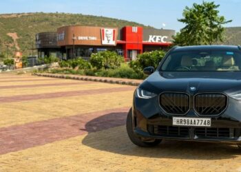 BMW X3 30 M Sport Front Three Quarters