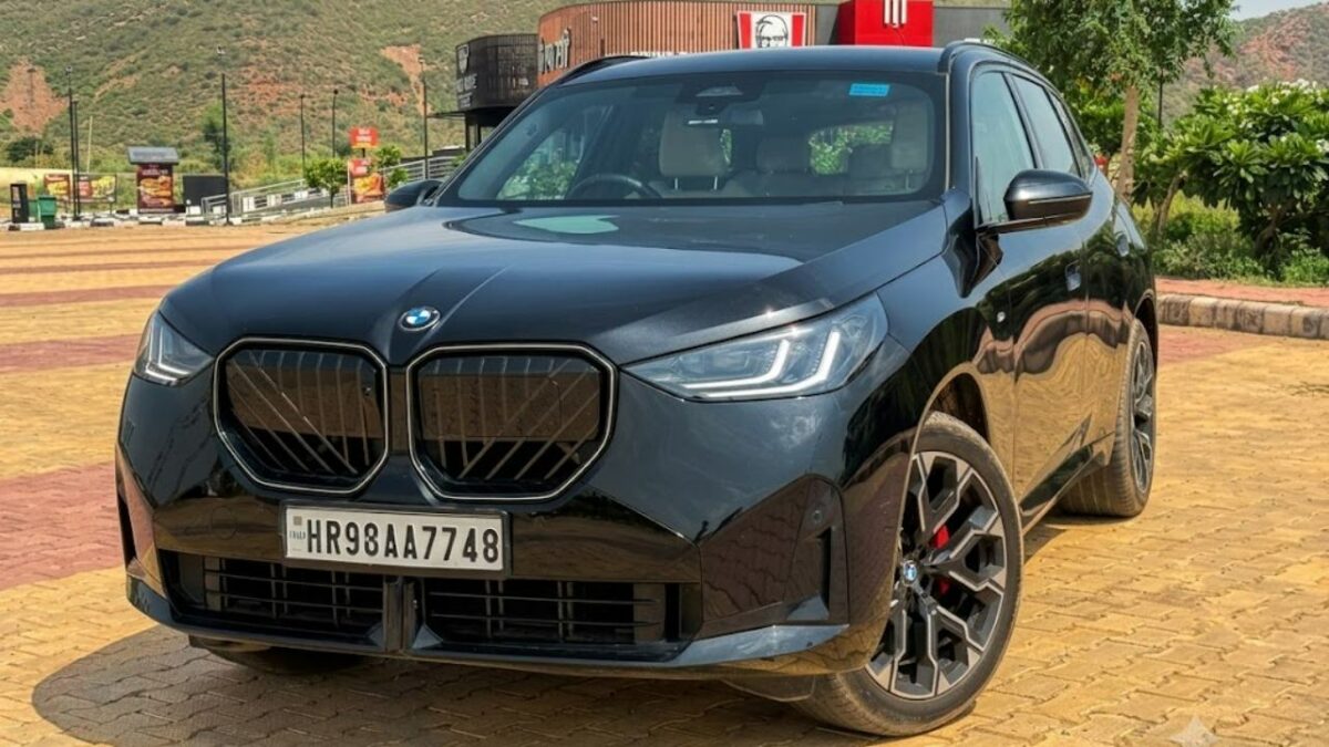 BMW X3 30 M Sport Pro Test Drive Review Front Quarters