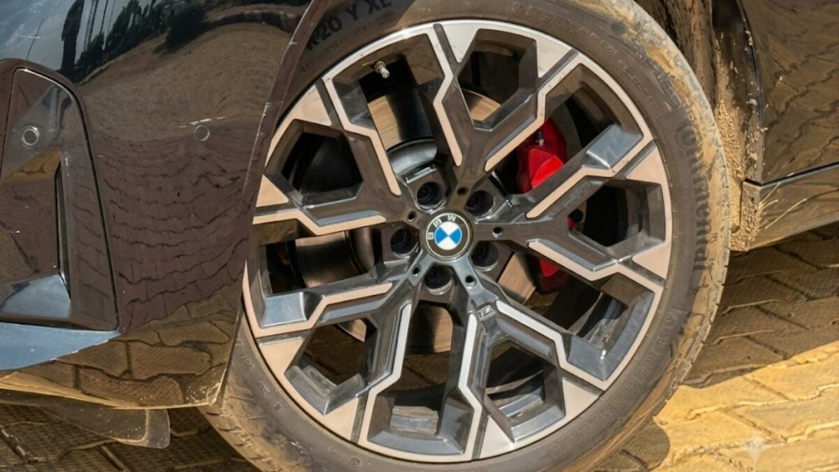 BMW X3 30 M Sport Test Drive Review Alloy Wheel 20 inch Red Brake Caliper