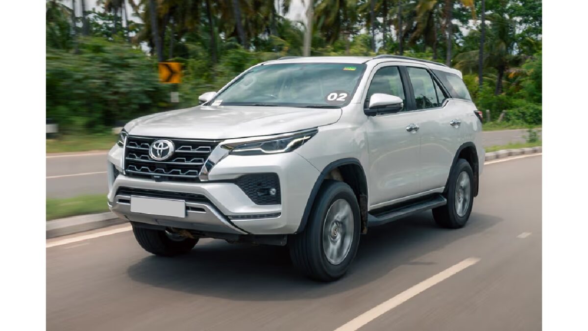 Toyota Fortuner Front Three Quarters