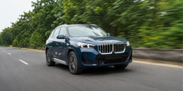 BMW X1 LWB Front Three Quarters