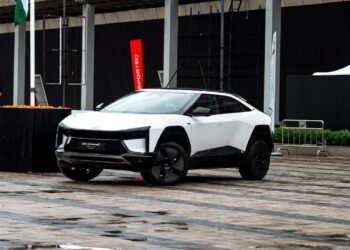 Mahindra BE 6 SPORTEQ Front Three Quarters